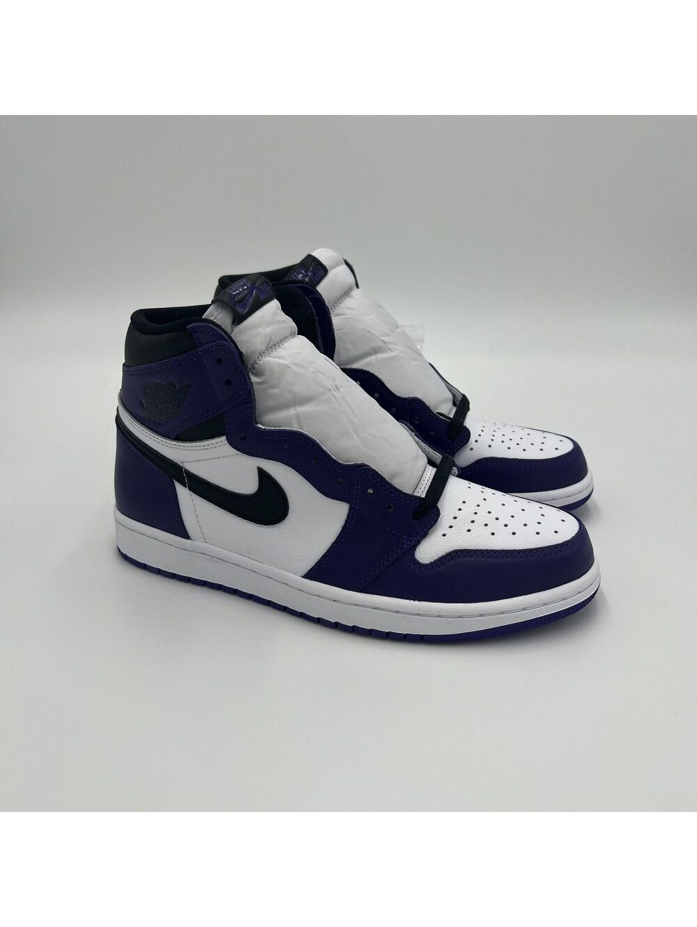 Size 9.5 • Jordan 1 Retro High Court Purple White
